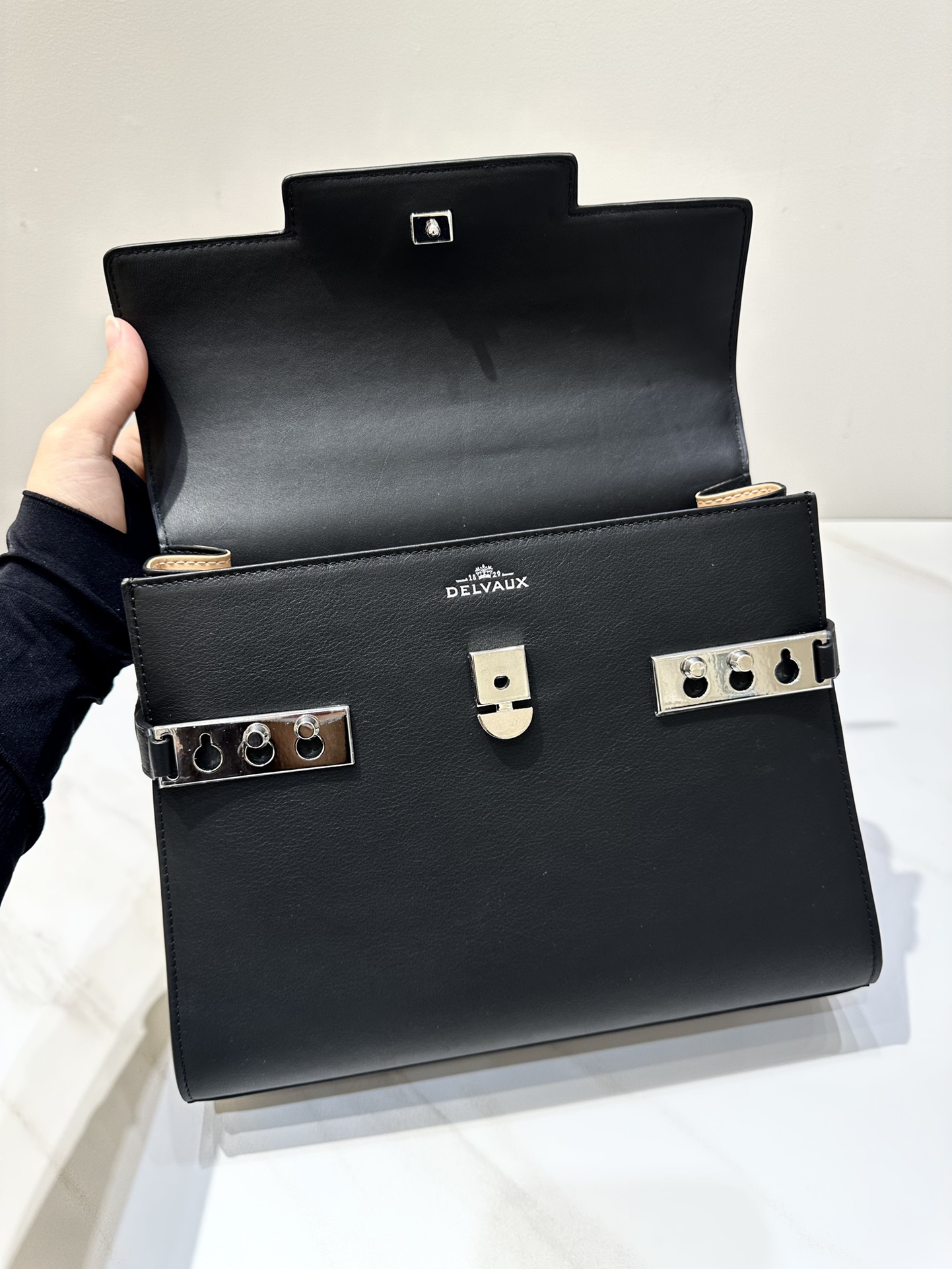 델보 톰페트 MM 샤리오뜨백